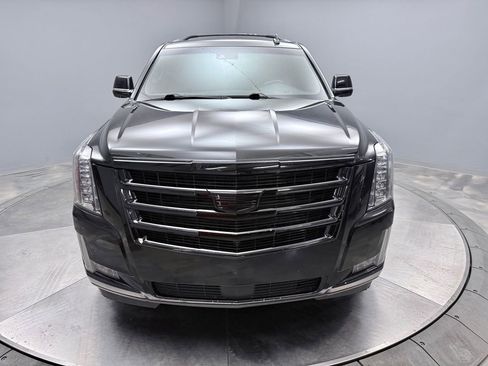 Used 2016 Cadillac Escalade Platinum AWD/4WD image 2