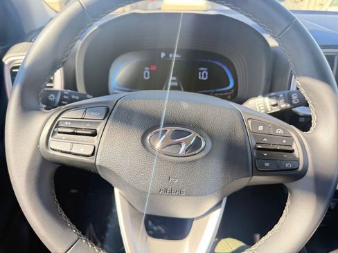 Used 2025 Hyundai Venue SEL image 29