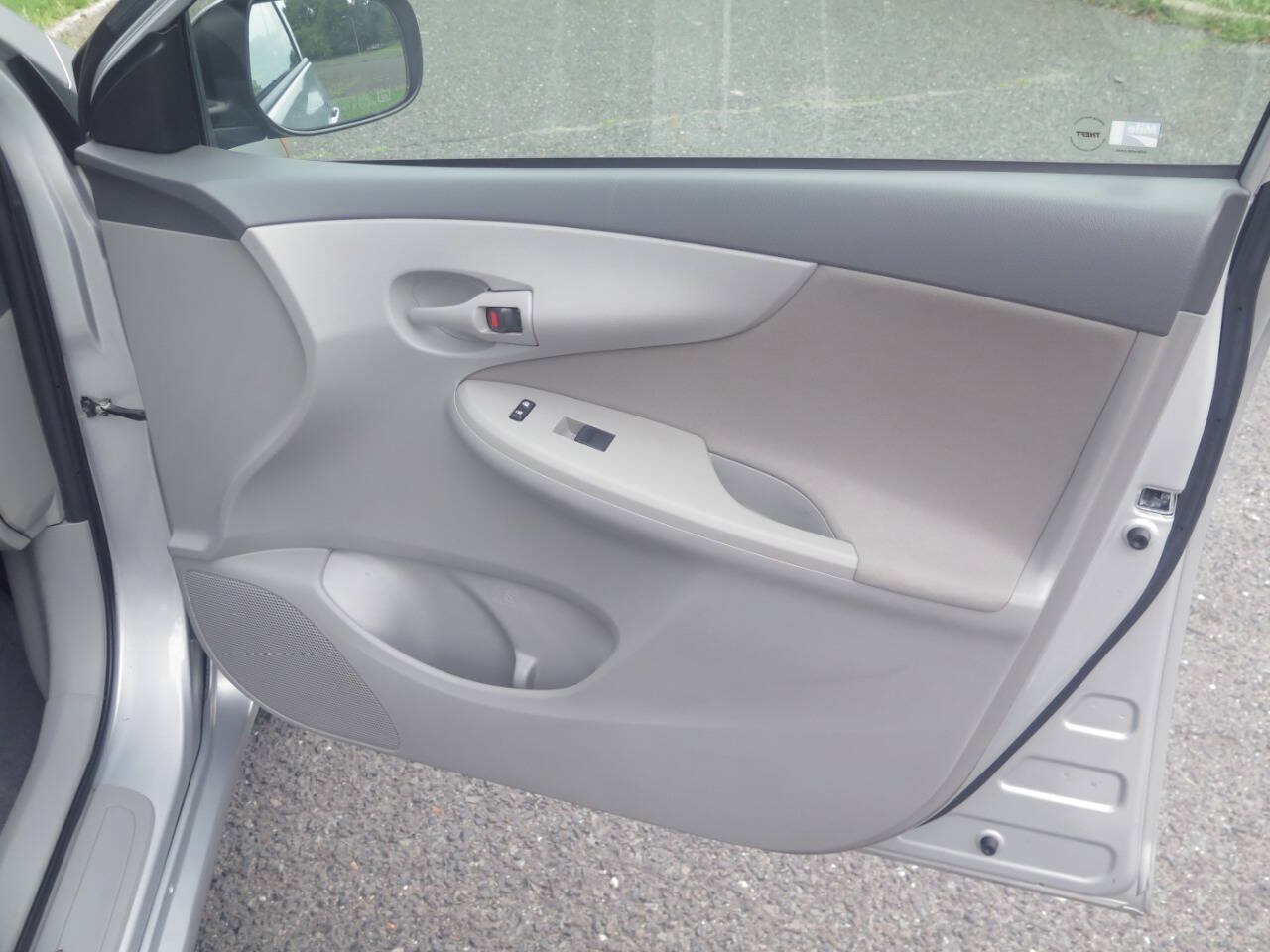 Used 2009 Toyota Corolla LE FWD image 19