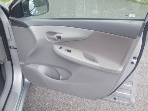 Used 2009 Toyota Corolla LE FWD image 19