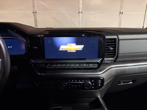 Used 2023 Chevrolet Silverado 1500 LTZ AWD/4WD image 15