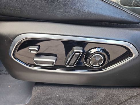 Used 2022 Jeep Grand Cherokee L Overland w/ Luxury Tech Group IV image 18