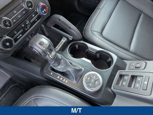 New 2025 Ford Bronco Badlands image 16