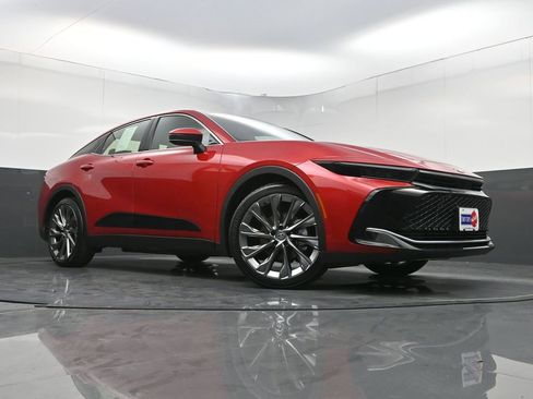 Used 2023 Toyota Crown Limited w/ Advanced Technology Package image 26