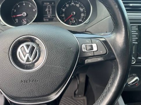 Used 2018 Volkswagen Jetta SE FWD image 19