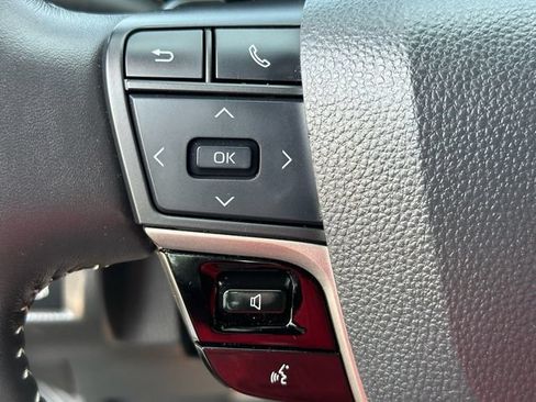 Used 2025 Toyota Camry SE FWD image 13