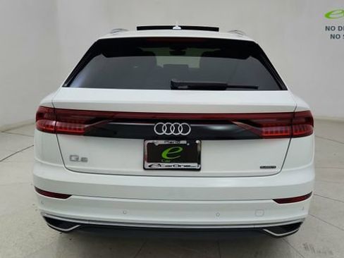 Used 2023 Audi Q8 Premium w/ Convenience Package AWD/4WD image 5