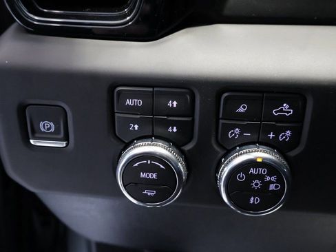 New 2026 GMC Sierra 1500 AT4 w/ AT4 Premium Package AWD/4WD image 13