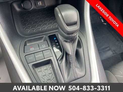 Used 2024 Toyota RAV4 XLE FWD image 30