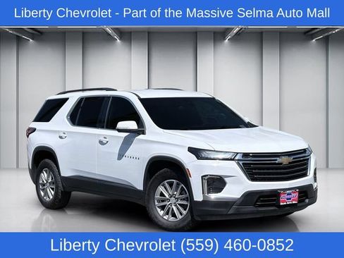 Used 2023 Chevrolet Traverse LT FWD image 1