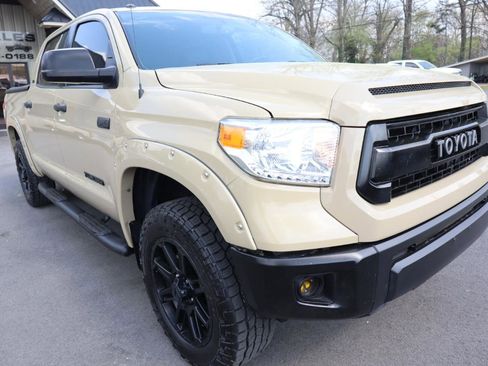 Used 2017 Toyota Tundra SR5 w/ SR5 Upgrade Package image 3