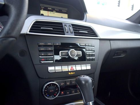 Used 2014 Mercedes-Benz C 250 C 250 Luxury Sedan 4D image 20