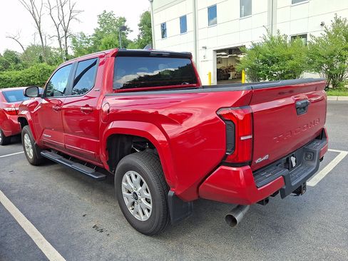 Certified 2025 Toyota Tacoma SR5 AWD/4WD image 3