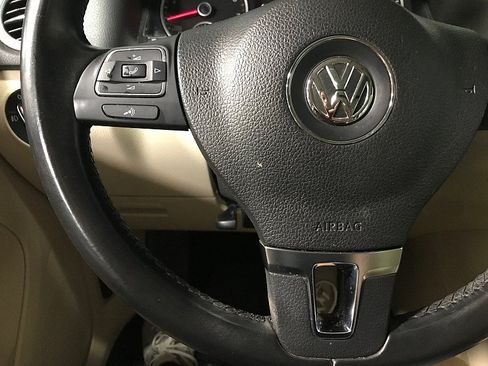 Used 2015 Volkswagen Tiguan SE FWD image 23