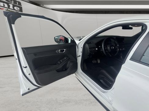 Used 2023 Honda Civic Sport image 10