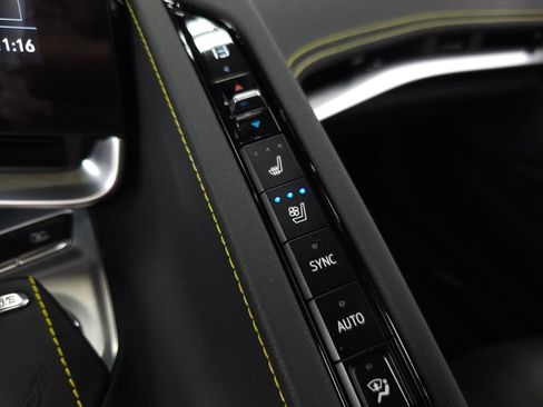 Used 2021 Chevrolet Corvette Stingray Preferred Cpe w/ Z51 Performance Package RWD image 39