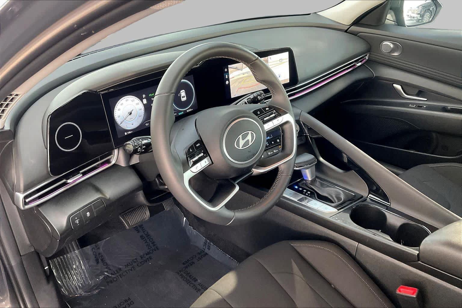 Certified 2025 Hyundai Elantra SEL FWD image 18