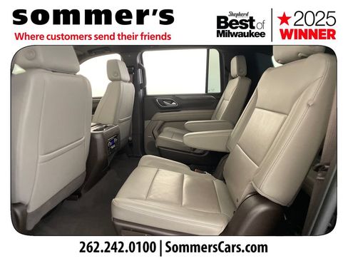 Used 2022 Chevrolet Suburban LT w/ LT Signature Plus Package AWD/4WD image 23