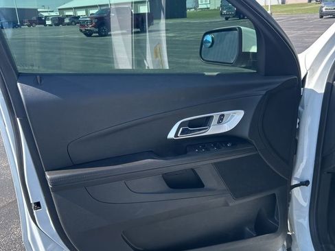 Used 2017 Chevrolet Equinox LT w/ Convenience Package image 23