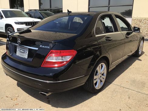 Used 2011 Mercedes-Benz C 300 4MATIC Sedan image 5