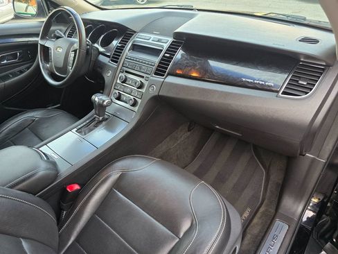 Used 2012 Ford Taurus Limited FWD image 18