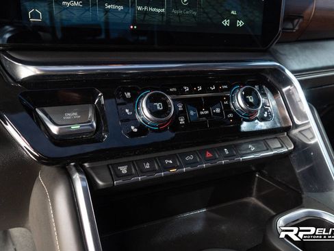 Used 2025 GMC Sierra 2500 Denali Ultimate image 62