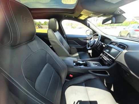 Used 2017 Jaguar F-PACE S AWD/4WD image 9