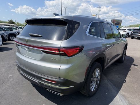 Used 2025 Buick Enclave Preferred AWD/4WD image 3