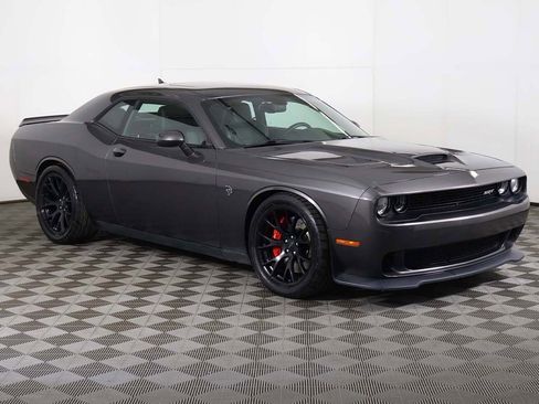 Used 2016 Dodge Challenger SRT Hellcat image 2