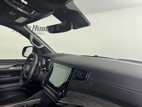 Used 2024 Jeep Wagoneer L Series II w/ Flexible Seating Group image 33