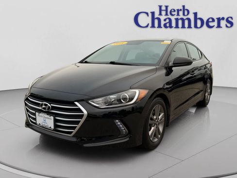 Used 2018 Hyundai Elantra Value Edition w/ Winter Weather Package FWD image 4
