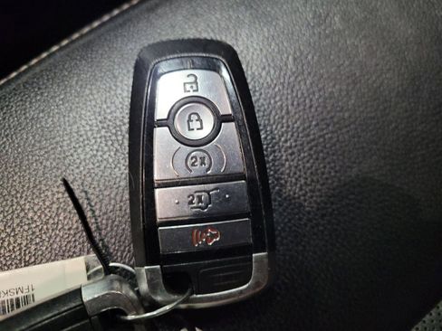 Used 2020 Ford Explorer Limited AWD/4WD image 32