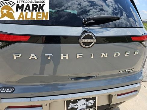 Used 2022 Nissan Pathfinder Platinum w/ Cargo Package AWD/4WD image 32