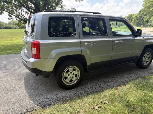 Used 2016 Jeep Patriot Sport w/ Power Value Group AWD/4WD image 8