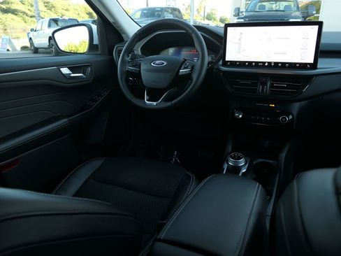 Used 2023 Ford Escape SE image 26