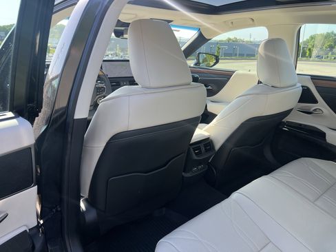 Used 2025 Lexus ES 350 Ultra Luxury w/ Accessory Package (Z2) FWD image 36