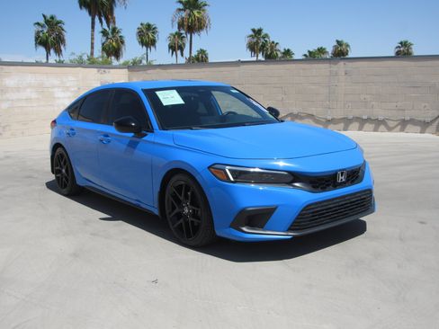 Used 2022 Honda Civic Sport image 2