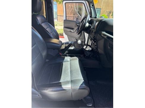 Used 2012 Jeep Wrangler Unlimited Sahara AWD/4WD image 23