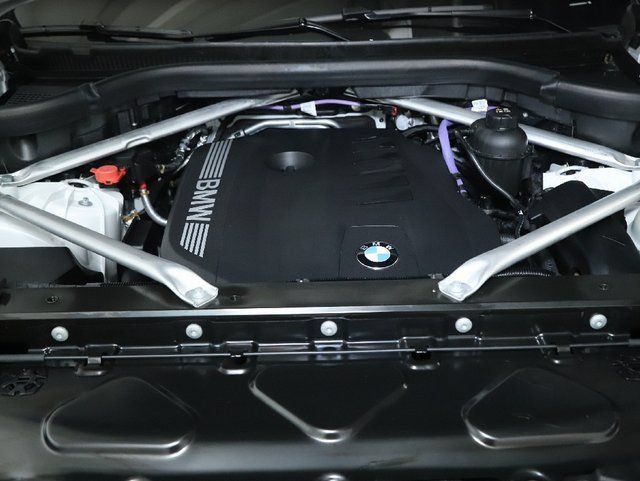 Used 2025 BMW X5 xDrive40i AWD/4WD image 38