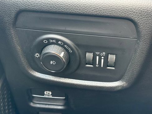 Used 2022 Jeep Grand Cherokee L Limited RWD image 19