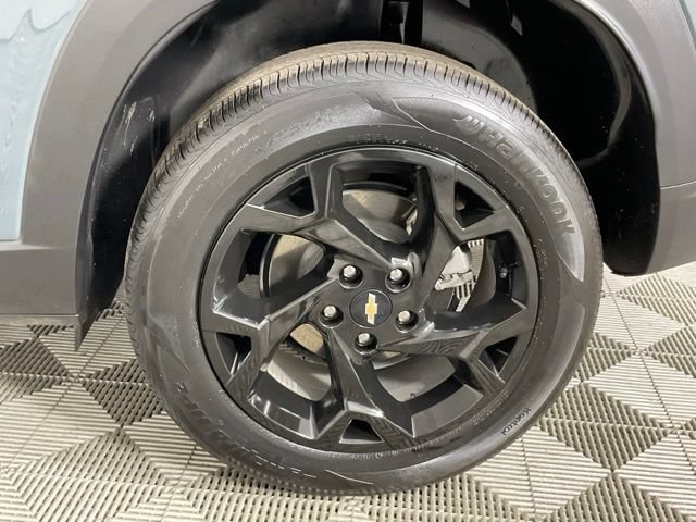 Used 2025 Chevrolet Trax LT FWD image 9