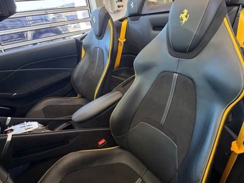Used 2025 Ferrari Roma Spider RWD image 8
