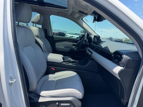Certified 2025 Honda Pilot Touring image 31