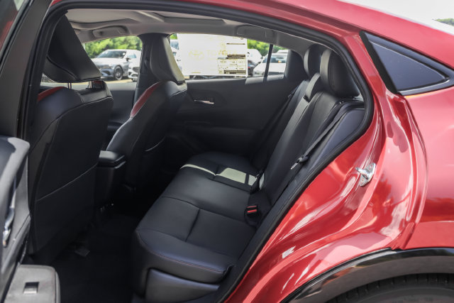 New 2026 Toyota Prius Plug-In Hybrid FWD image 10