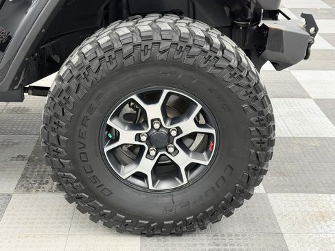 Used 2018 Jeep Wrangler Unlimited Rubicon w/ Safety Group AWD/4WD image 12