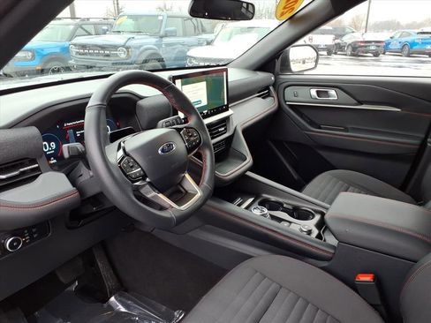 Used 2025 Ford Explorer ST-Line image 11