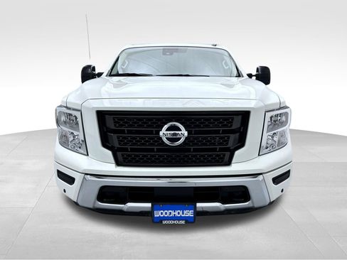 Used 2021 Nissan Titan SV w/ SV Convenience Package AWD/4WD image 2
