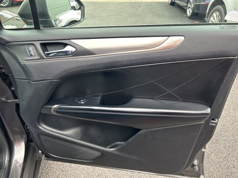 Used 2017 Lincoln MKC Premiere image 20