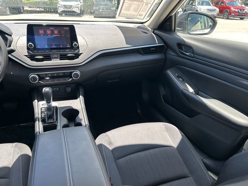 Certified 2025 Nissan Altima 2.5 S FWD image 13