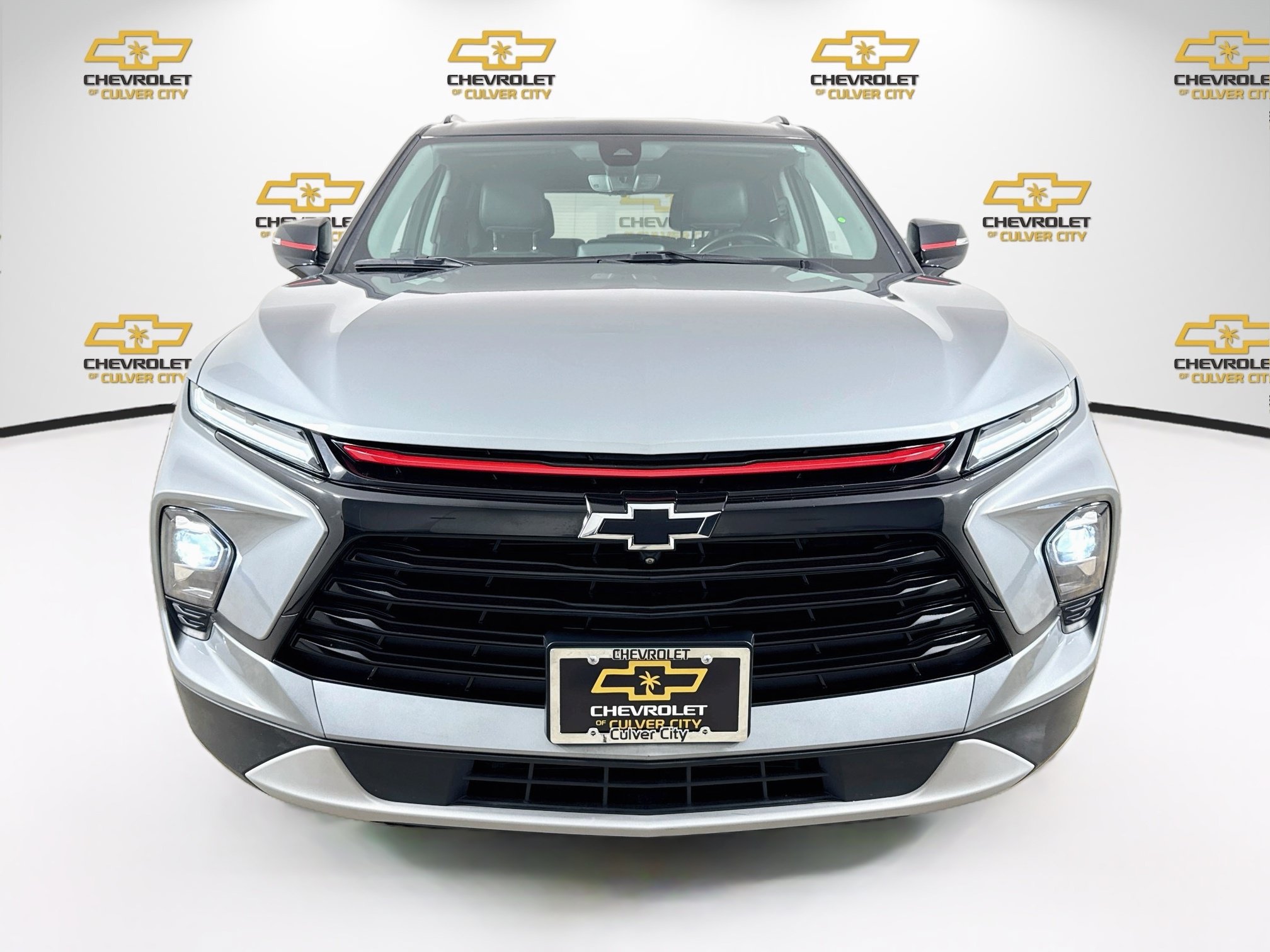 Used 2024 Chevrolet Blazer LT w/ Sound & Technology Package FWD image 2